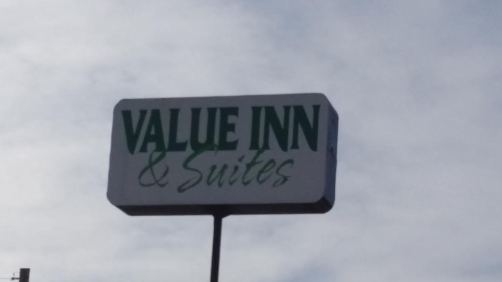 Value Inn & Suites ซาลีนา ภายนอก รูปภาพ