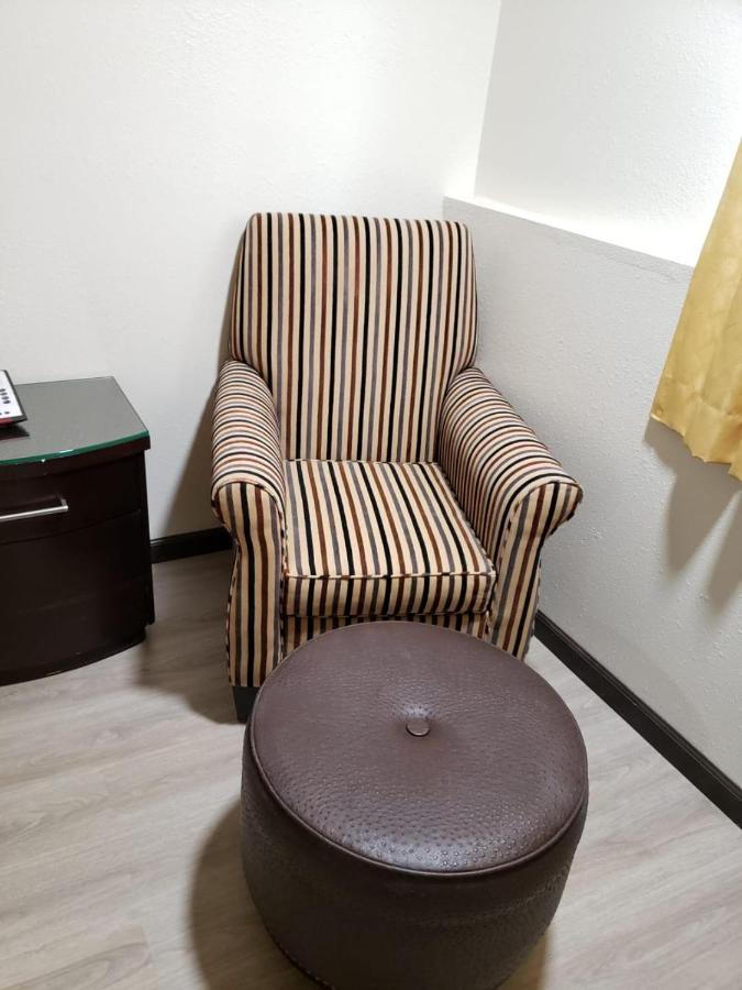 Value Inn & Suites ซาลีนา ภายนอก รูปภาพ